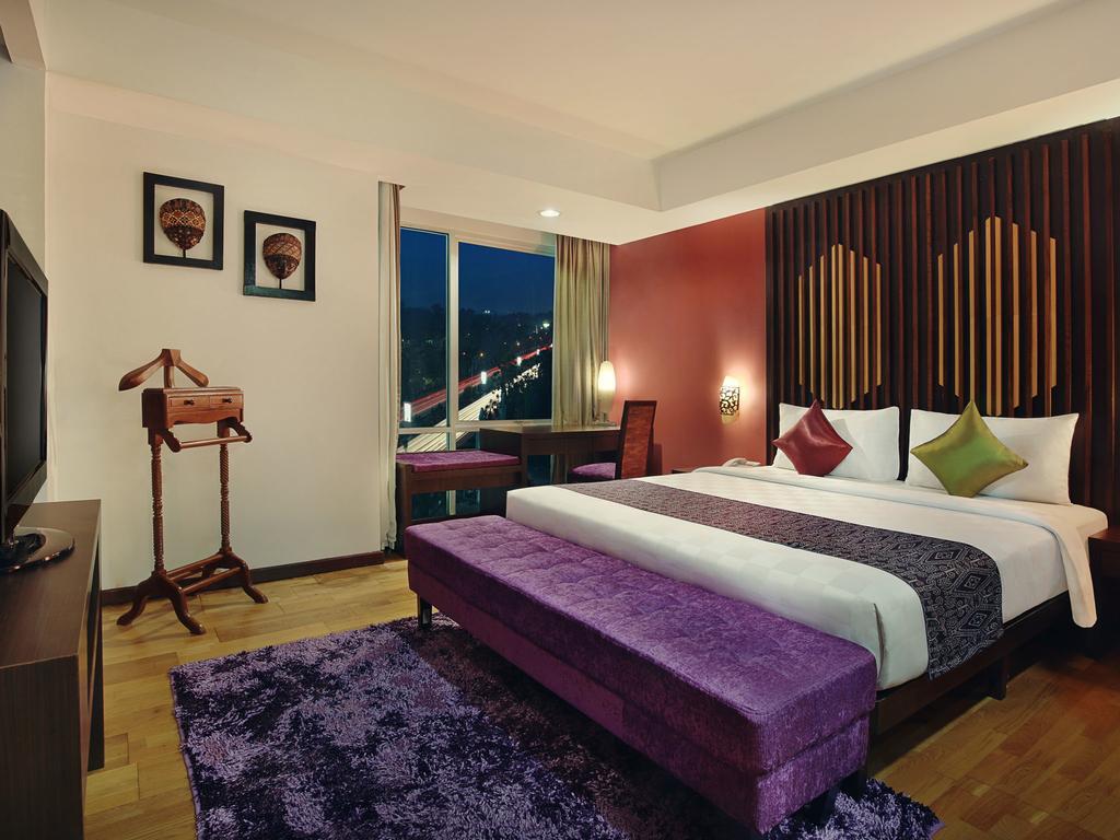 Mercure Pontianak City Center Exterior photo